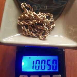 Elegant Gold Rope Necklace